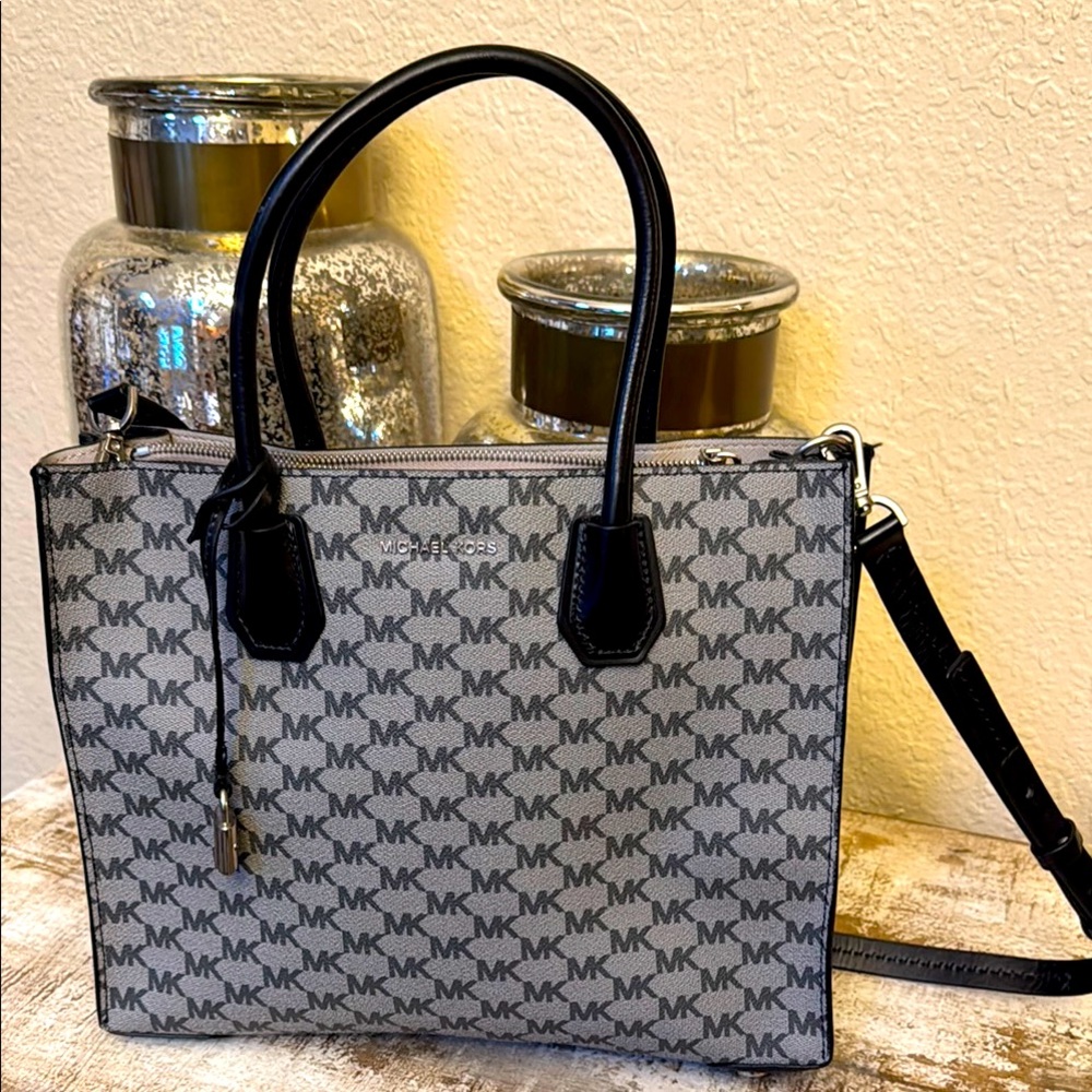 Michael Kors Black and Gray Women's Bag